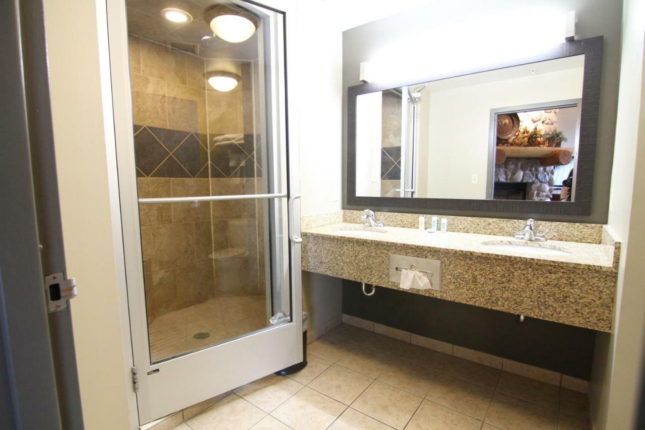 Casper C'Mon Inn Hotel & Suites Evansville 외부 사진